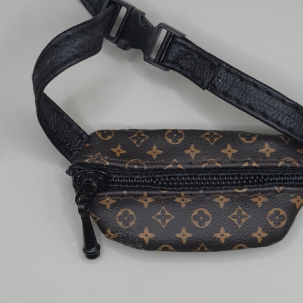 Labubu Accessories - Louis Vuitton Cross Body Bag - Picture 4 of 7
